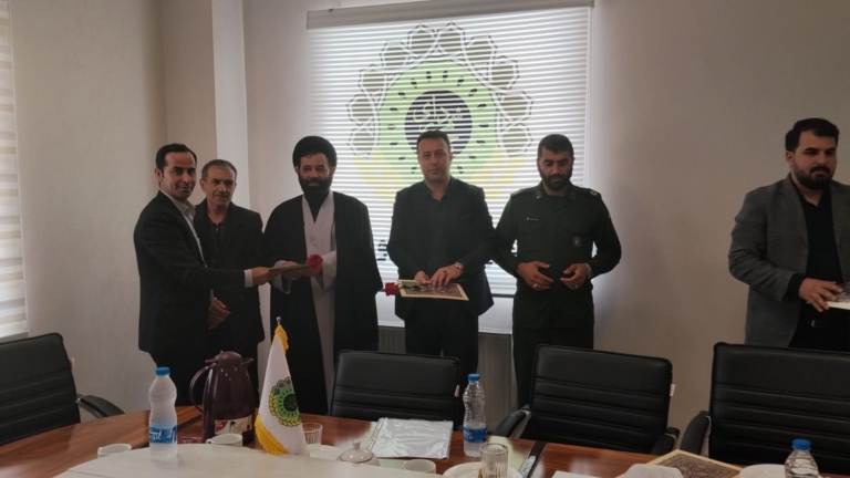 مراسم تجلیل از نیروهای خدماتی شهرداری چوبر به مناسبت روز جهانی کار و کارگر